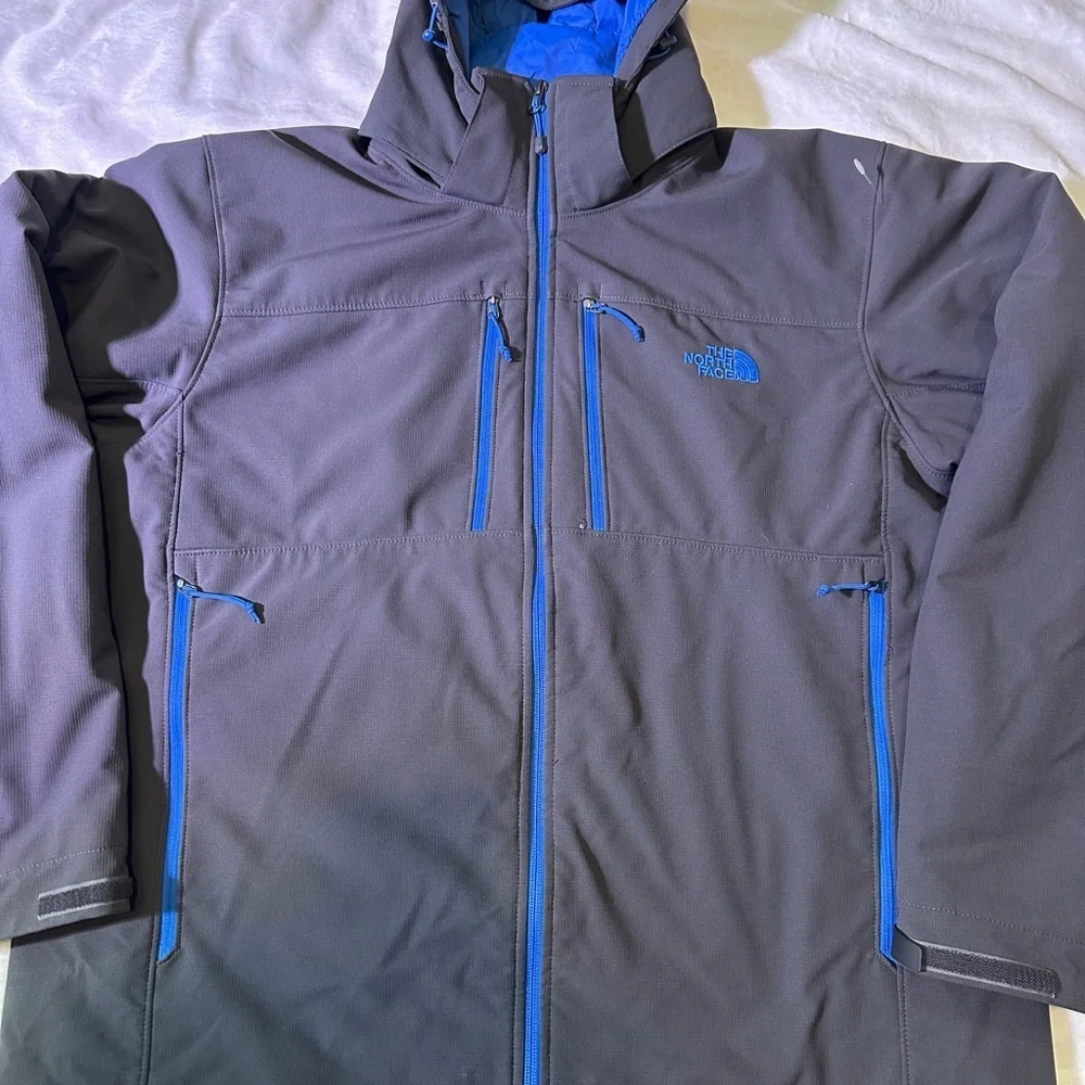 The North Face Men's Charcoal and Cobalt Performance Jacket